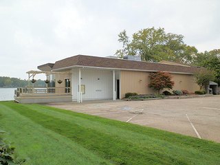 Property photo 9 - Turn-Key Lakefront Commercial Property Real Estate and Liquor License Auction
